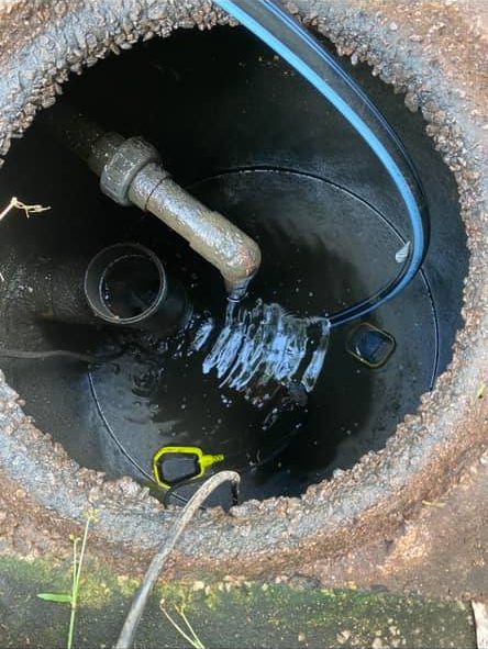 Jeatech installing a new septic tank for a Darwin home.
